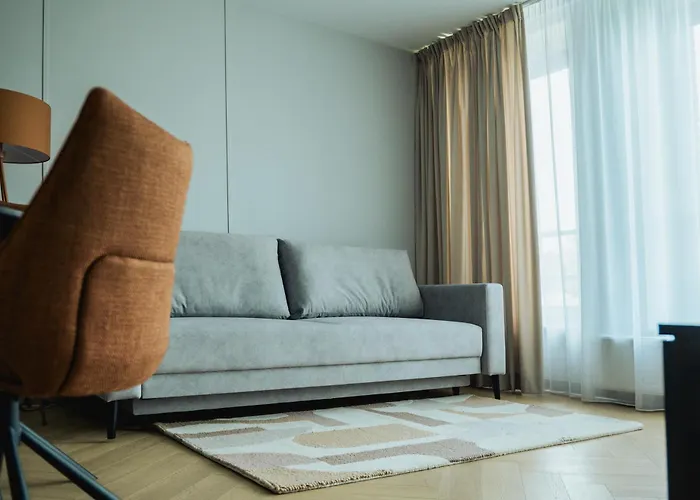 Janasa 13 アパート ホジューフ