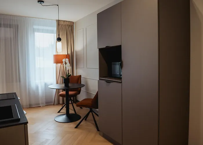 Janasa 13 アパート ホジューフ